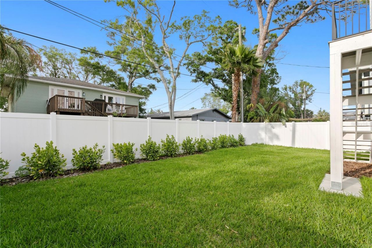 1851 Mississippi Avenue Ne, Saint Petersburg, FL 33703 Photo