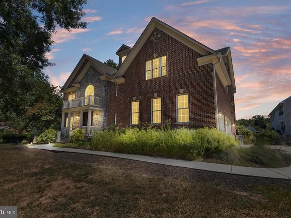 8813 OAK LEAF DRIVE, ALEXANDRIA, VA 22309