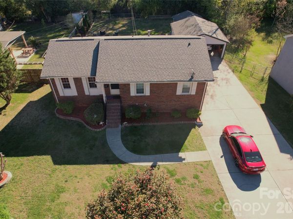 3931 Irvington Drive, Charlotte, NC 28205