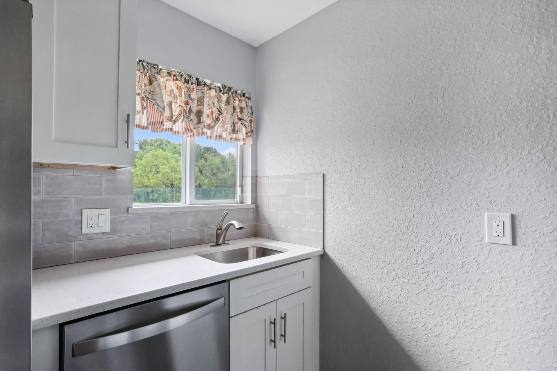 2227 NE 3rd Avenue, Unit 1, Delray Beach, FL 33444 Photo