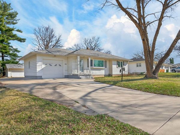 660 Wilshire Avenue, Waterloo, IA 50701