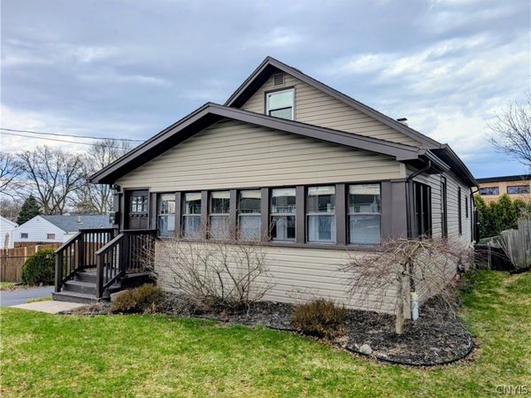 116 Berwick Road N, Syracuse, NY 13208