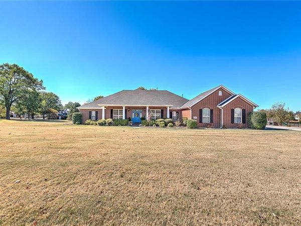 2389 Marylane Drive, Rogers, AR 72756