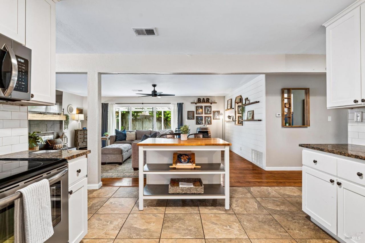 100 Anita Court, Vacaville, CA 95688 Main Photo