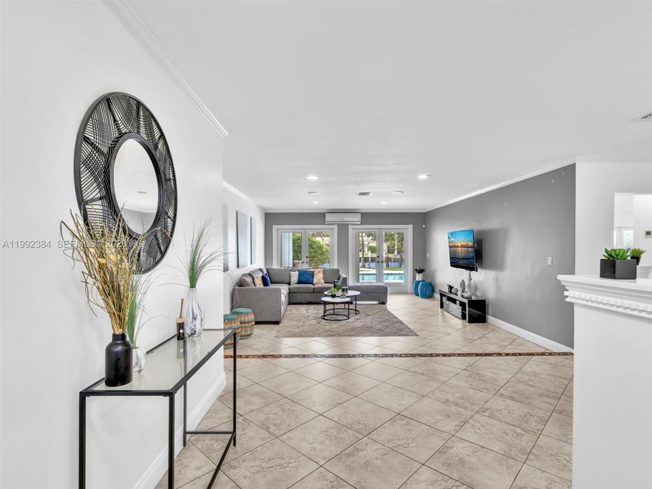 413 Tamarind Dr , Hallandale Beach, FL 33009 Photo