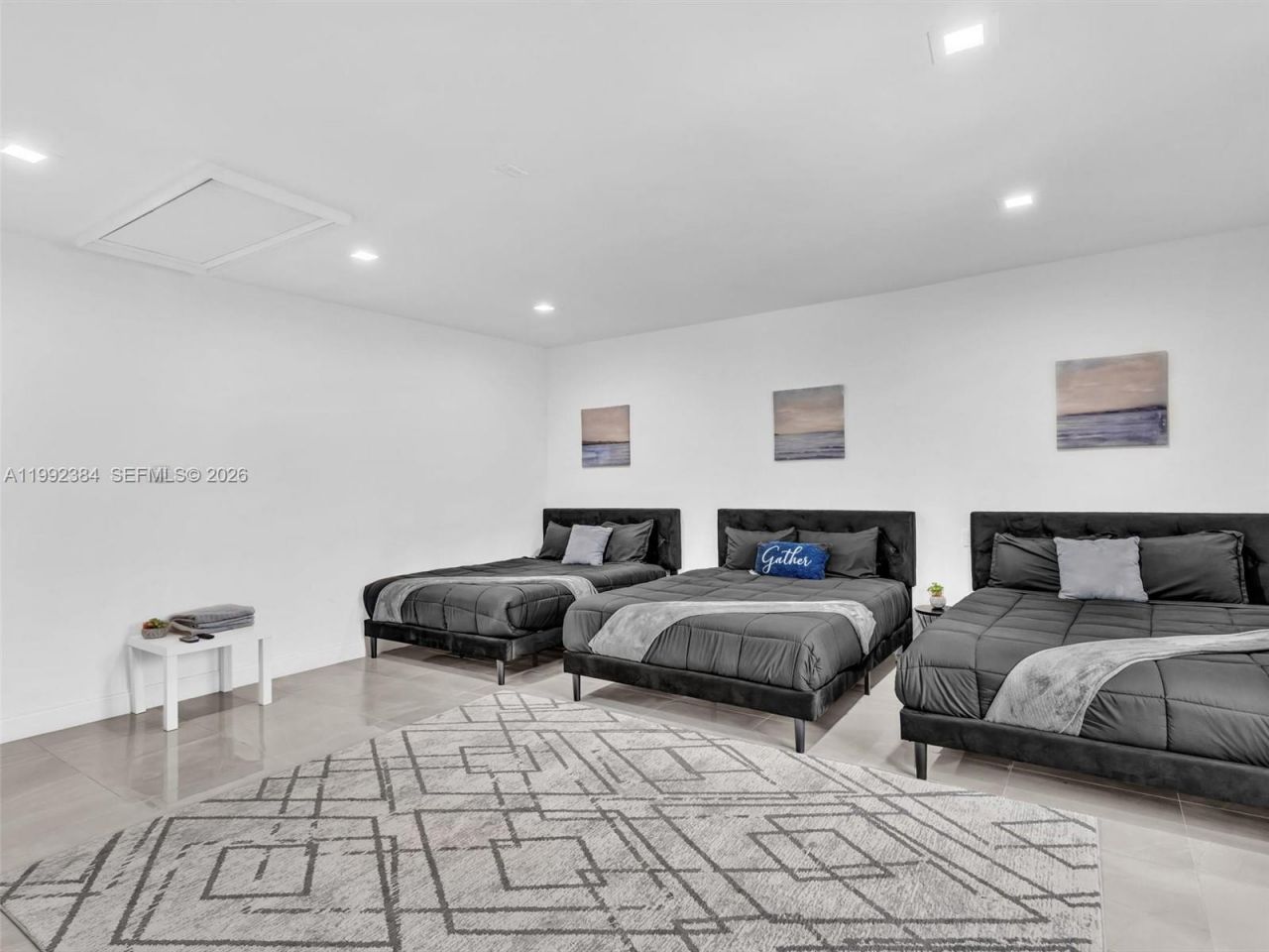 413 Tamarind Dr , Hallandale Beach, FL 33009 Photo