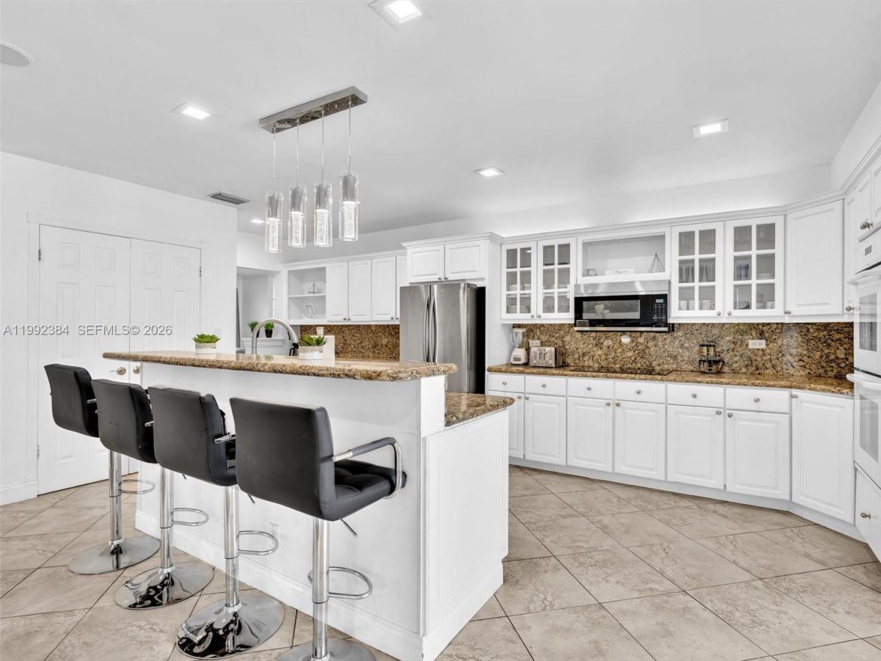 413 Tamarind Dr , Hallandale Beach, FL 33009 Photo