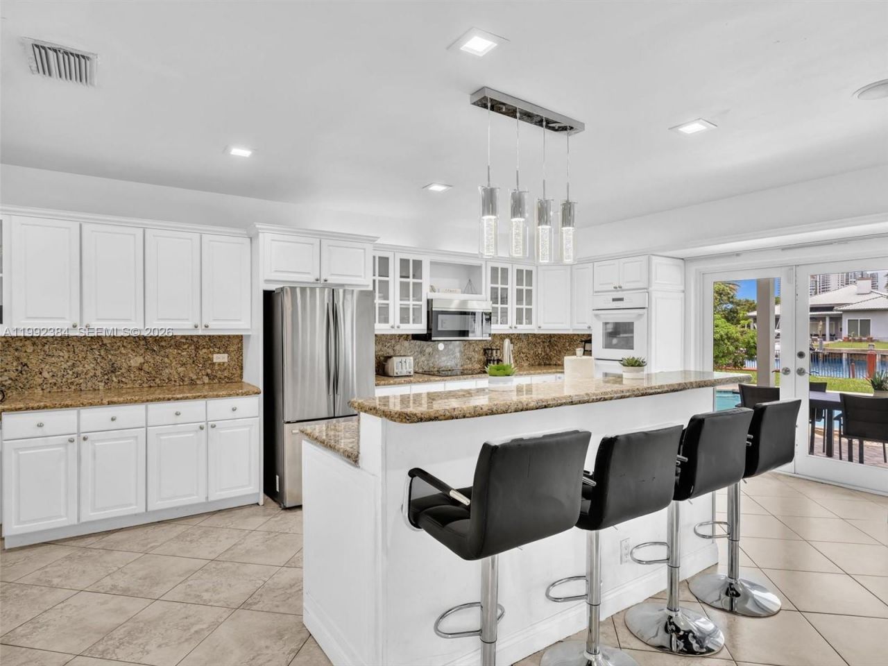 413 Tamarind Dr , Hallandale Beach, FL 33009 Photo