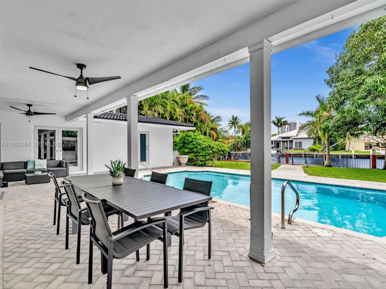 413 Tamarind Dr , Hallandale Beach, FL 33009 Photo