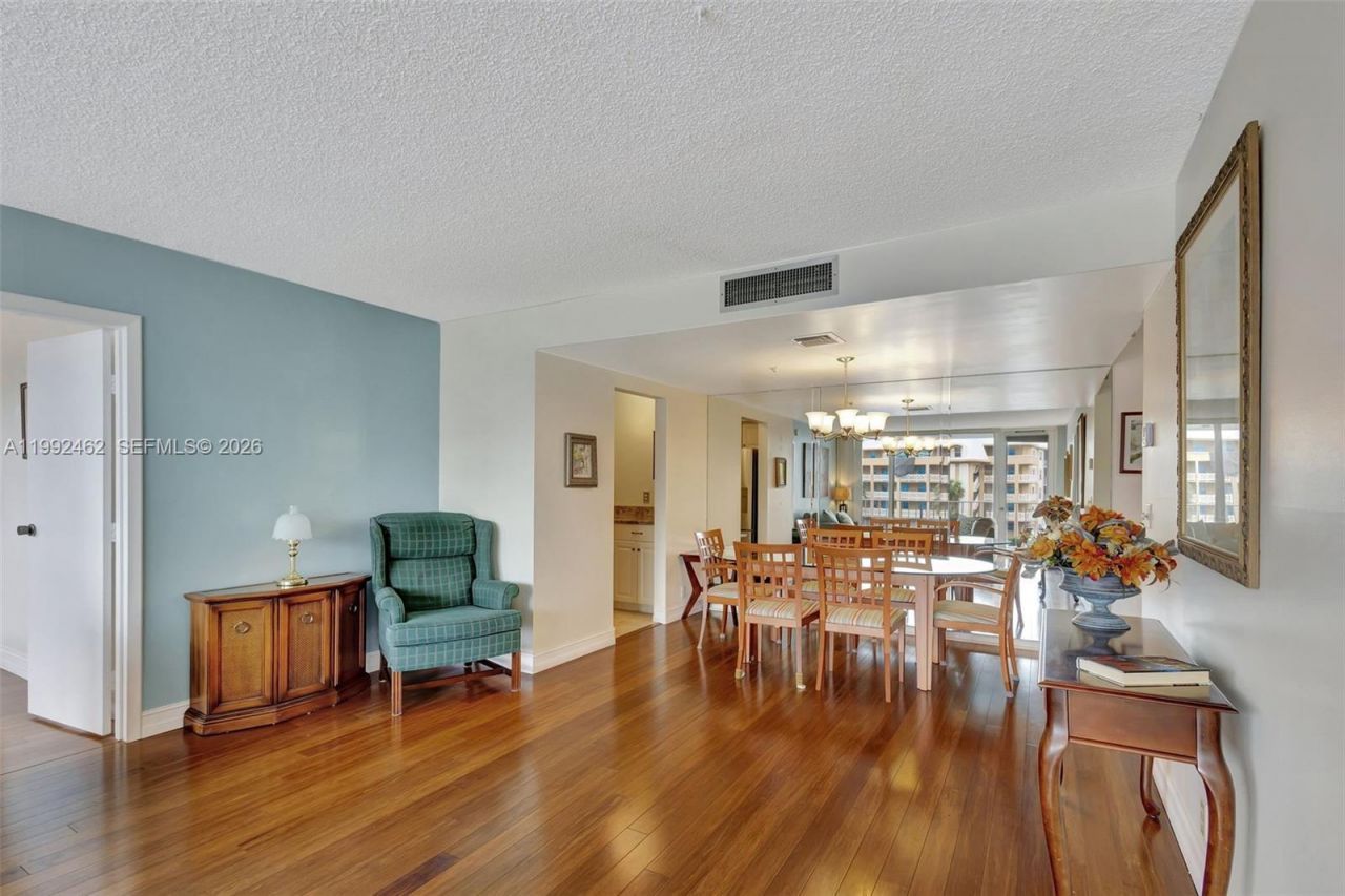 336 Golfview Rd , Unit 311, North Palm Beach, FL 33408 Photo