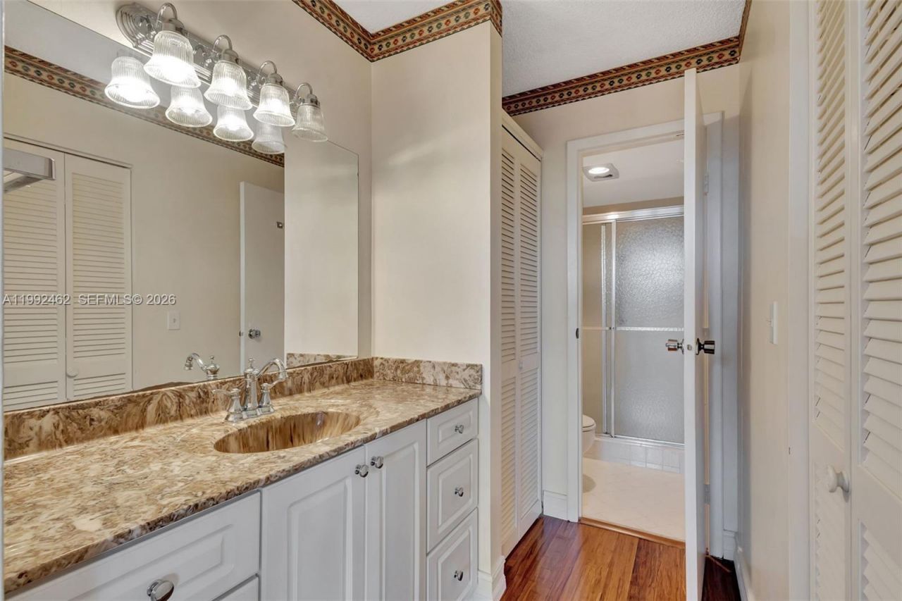 336 Golfview Rd , Unit 311, North Palm Beach, FL 33408 Photo