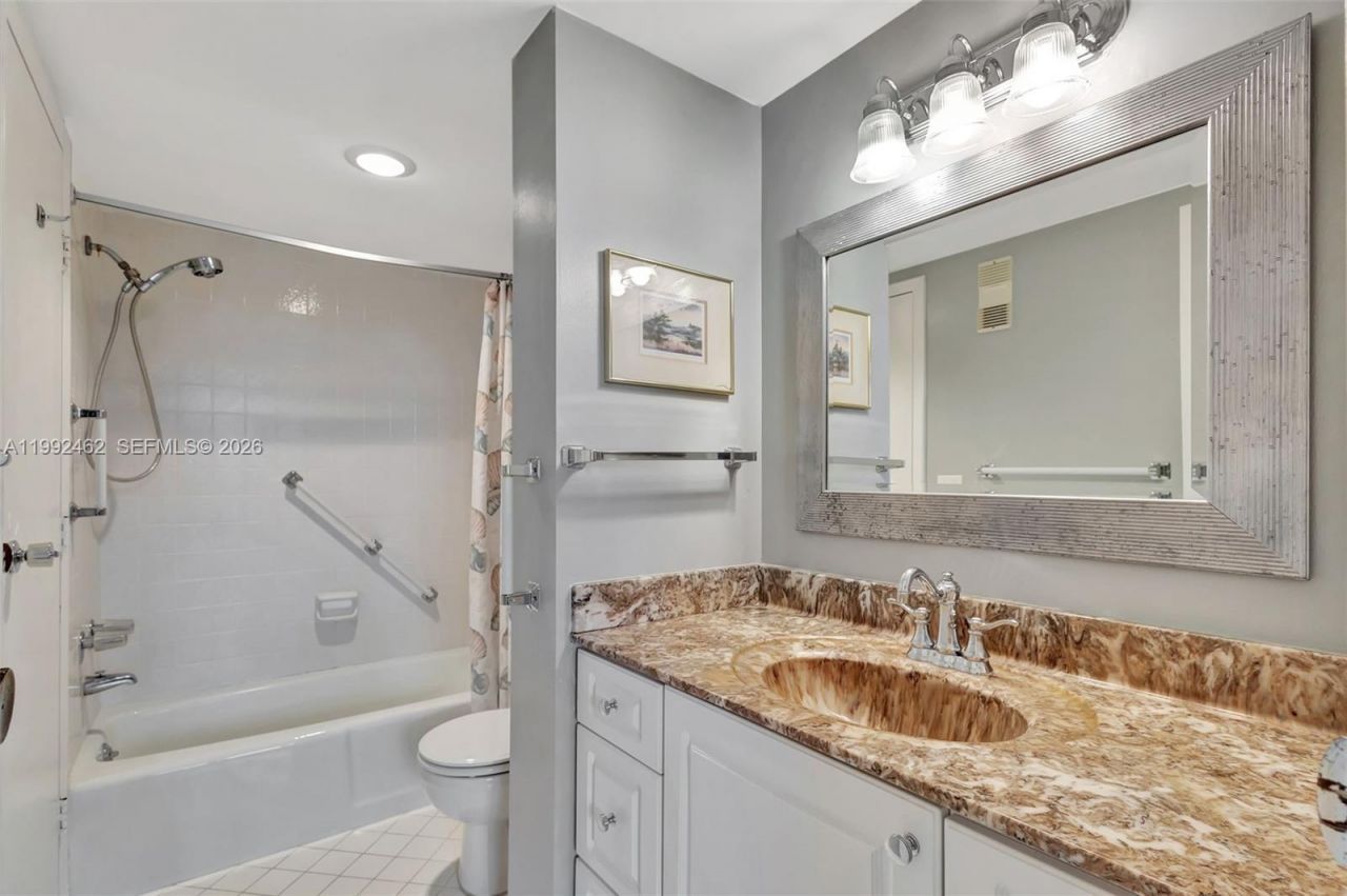 336 Golfview Rd , Unit 311, North Palm Beach, FL 33408 Photo