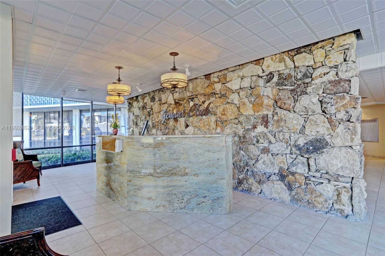 336 Golfview Rd , Unit 311, North Palm Beach, FL 33408 Photo