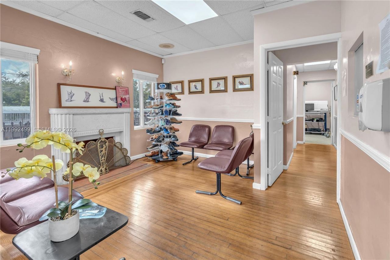 1437 SW 1st St, Miami, FL 33135 Photo