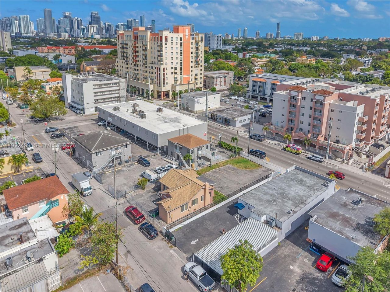 1437 SW 1st St, Miami, FL 33135 Photo