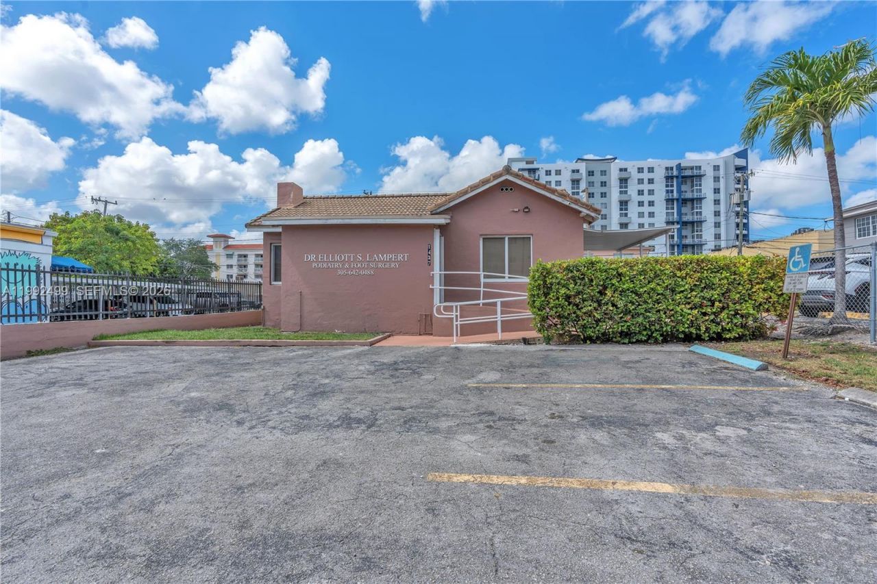 1437 SW 1st St, Miami, FL 33135 Photo