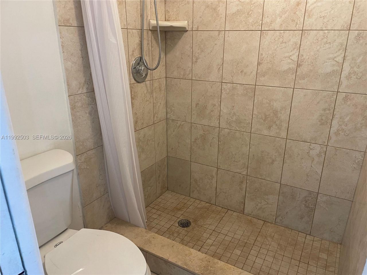 819 NE 199th St, Unit 6-205, Miami, FL 33179 Photo