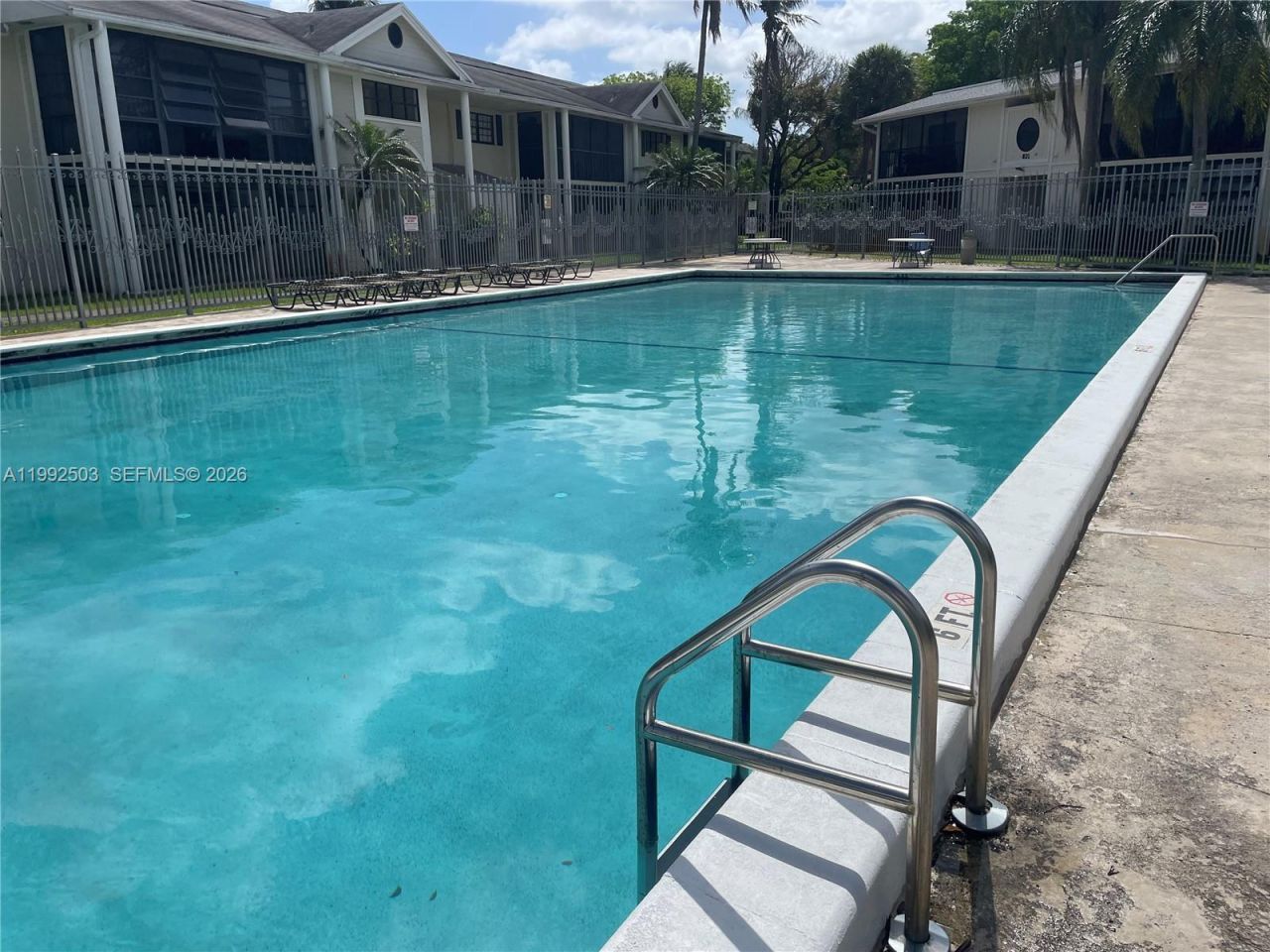 819 NE 199th St, Unit 6-205, Miami, FL 33179 Photo