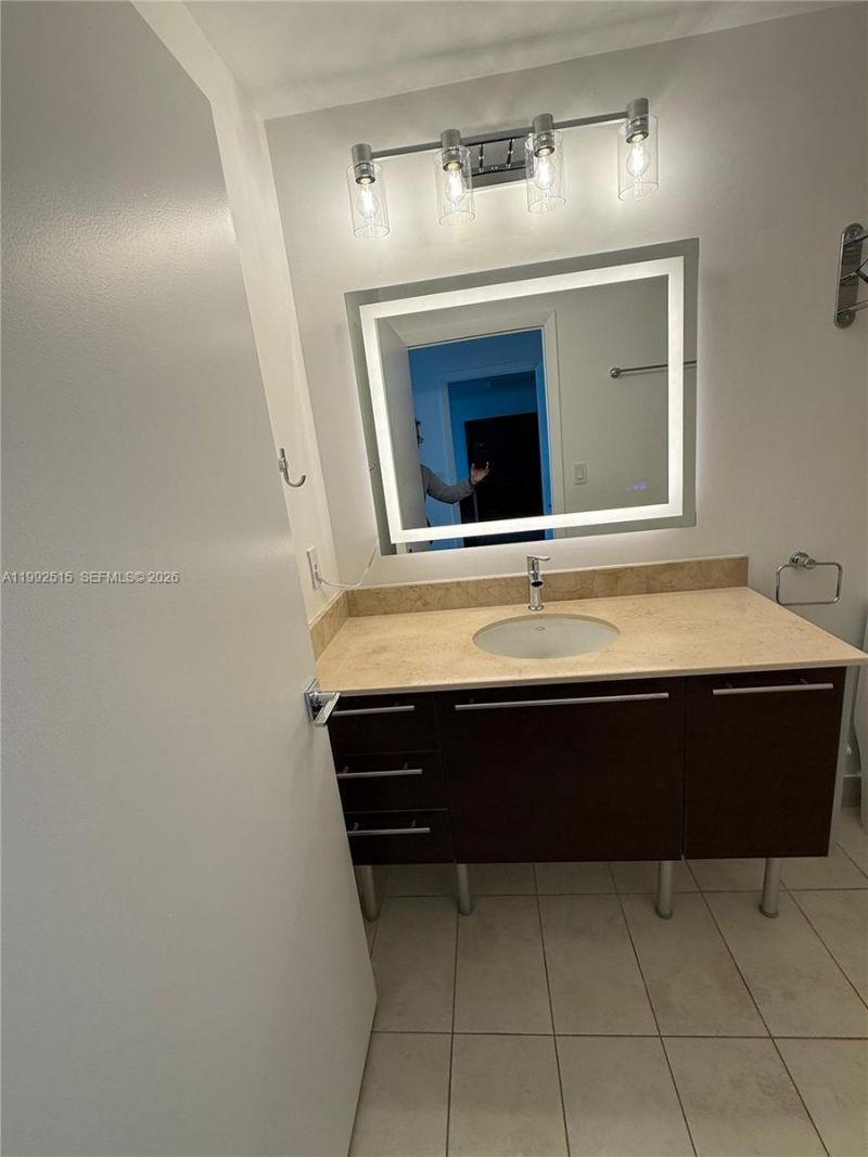 1900 N Bayshore Dr, Unit 3507, Miami, FL 33132 Photo