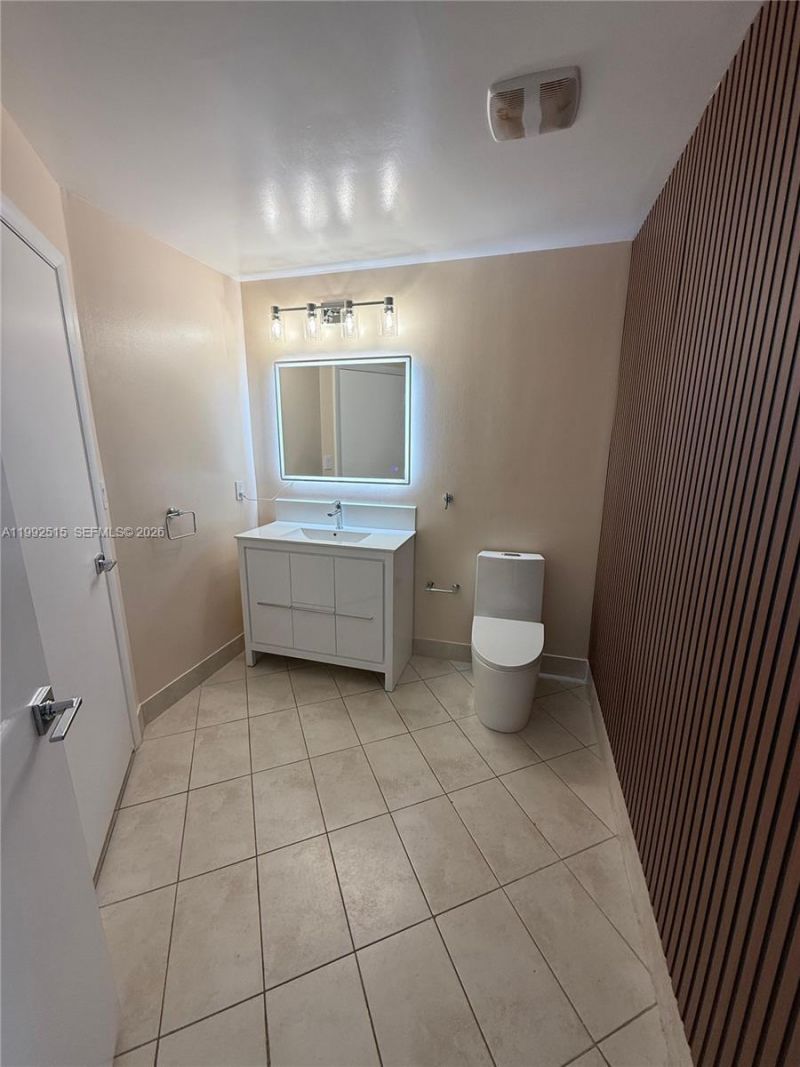 1900 N Bayshore Dr, Unit 3507, Miami, FL 33132 Photo