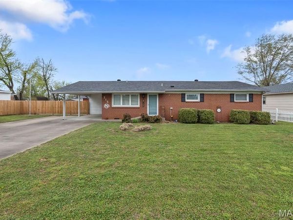 215 Missouri Avenue , Sikeston, MO 63801