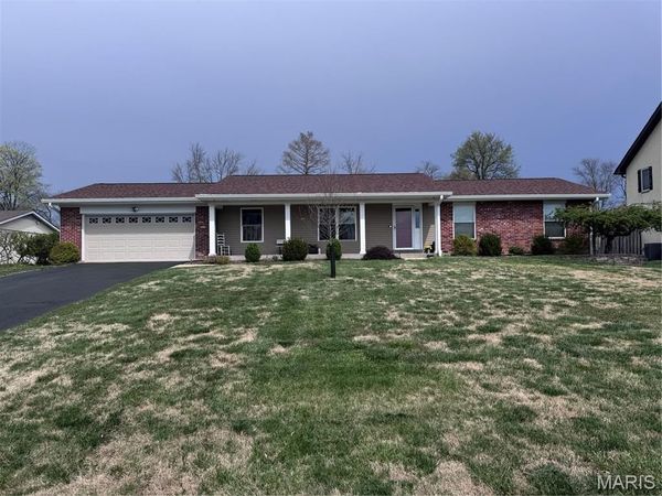 12431 Court Drive , Sunset Hills, MO 63127