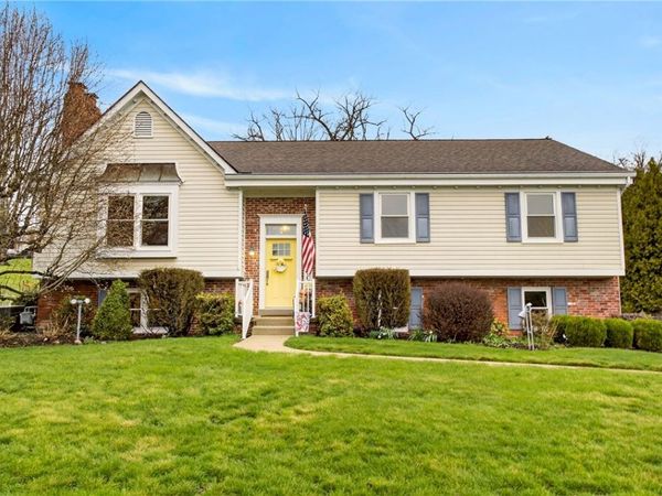 111 Ammons Dr, Canonsburg, PA 15317