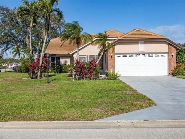 6094 Westbourgh DR, NAPLES, FL 34112