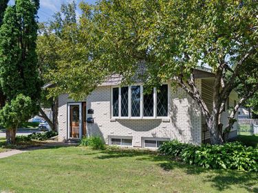 102 11th Avenue N, Hopkins, MN 55343