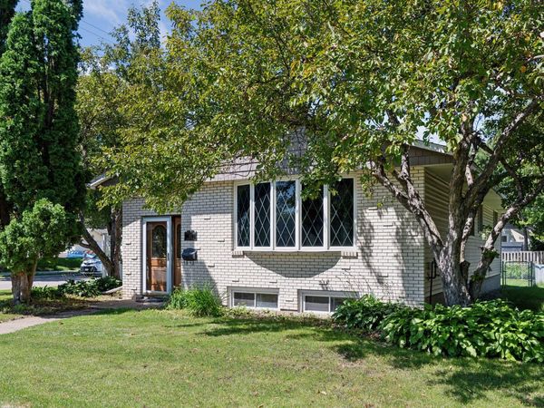 102 11th Avenue N, Hopkins, MN 55343