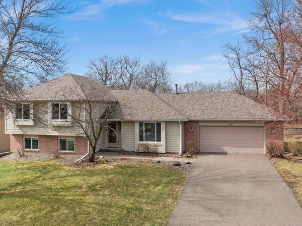 6667 Kingsview Lane N, Maple Grove, MN 55311