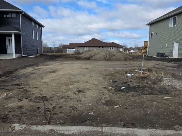 2410 36th Avenue S, Moorhead, MN 56560