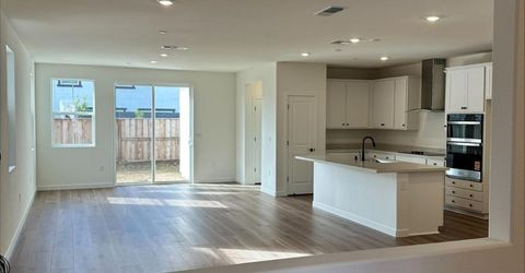 10283 Garmont Way, Elk Grove, CA 95757 Photo