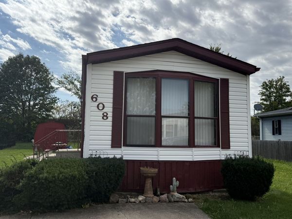 608 Tanglewood Road , Matteson, IL 60443