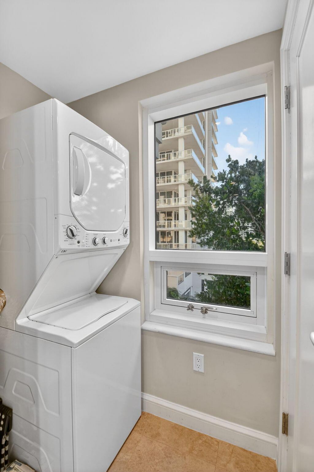 3800 N Ocean Drive, Unit 518, Singer Island, FL 33404 Photo