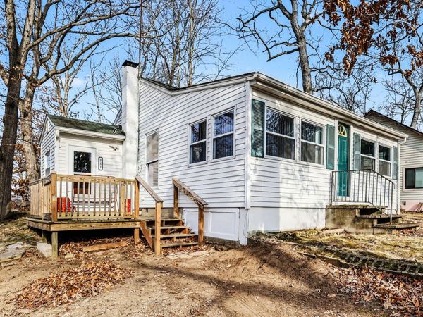 211 North Drive, Brooklyn, MI 49230