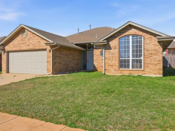 9305 Crooked Creek Lane, Moore, OK 73160