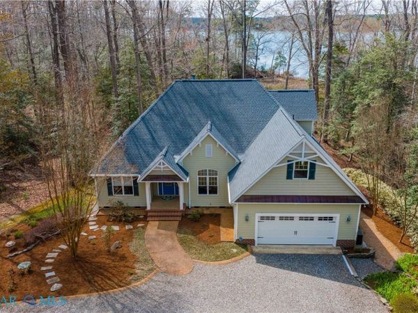 209 Sunset Vista Drive , Hartfield, VA 23071