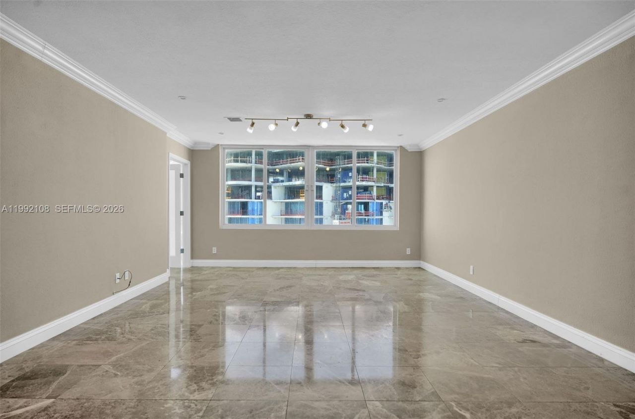 5401 Collins Ave, Unit 1514, Miami Beach, FL 33140 Photo