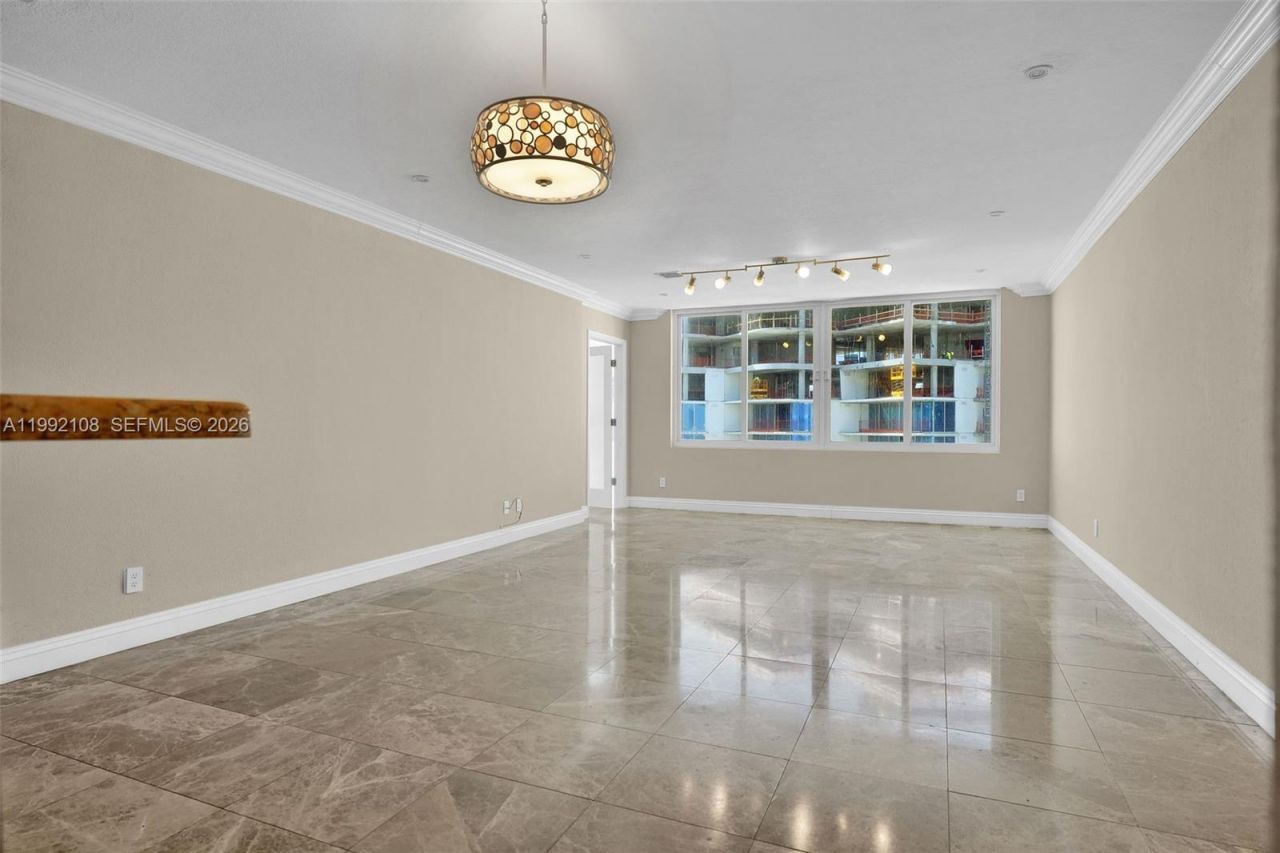 5401 Collins Ave, Unit 1514, Miami Beach, FL 33140 Photo