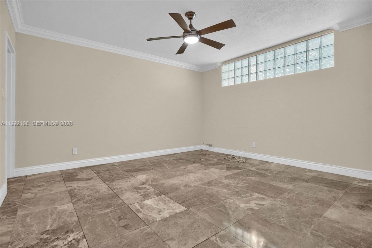 5401 Collins Ave, Unit 1514, Miami Beach, FL 33140 Photo