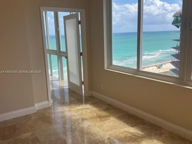 5401 Collins Ave , Unit 1514, Miami Beach, FL 33140 Photo