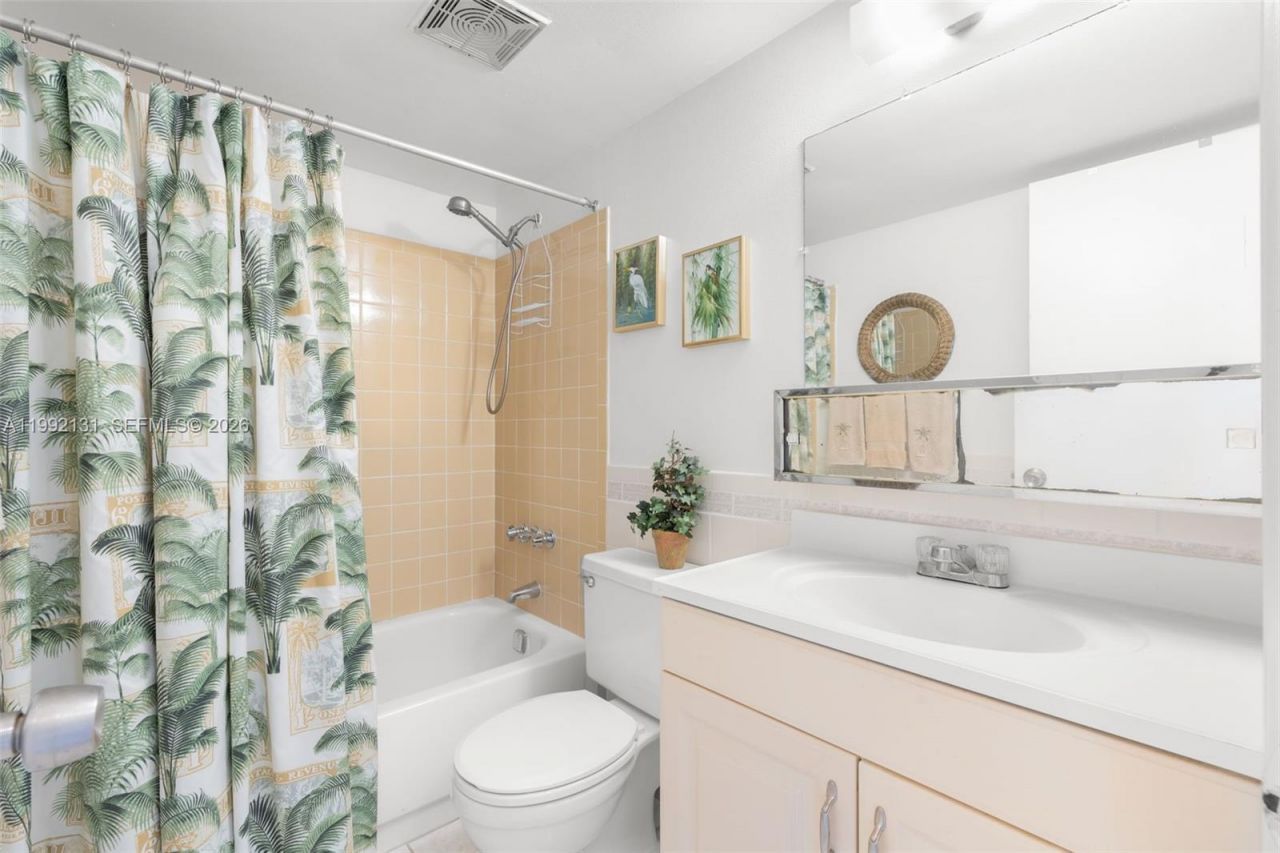 2400 NE 10th St , Unit 210, Pompano Beach, FL 33062 Photo