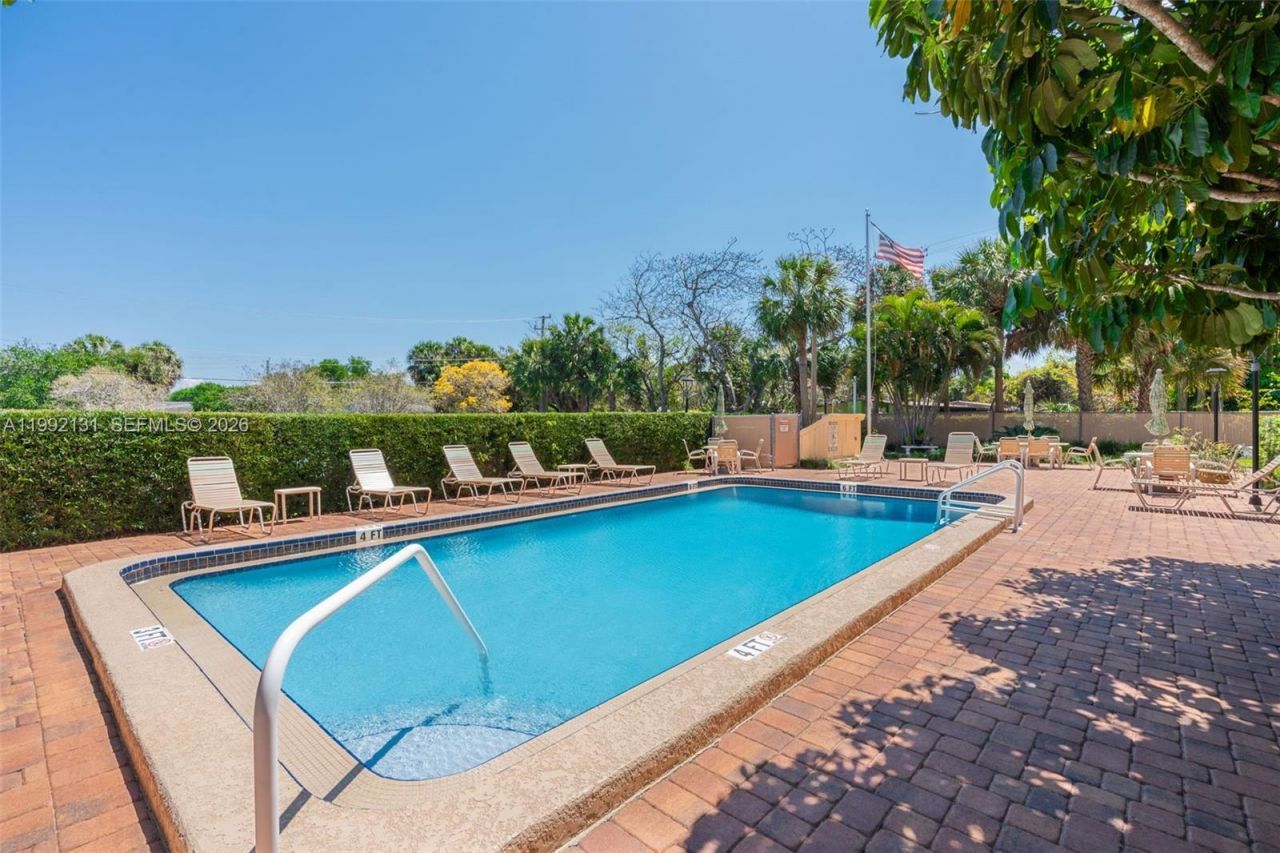 2400 NE 10th St , Unit 210, Pompano Beach, FL 33062 Photo