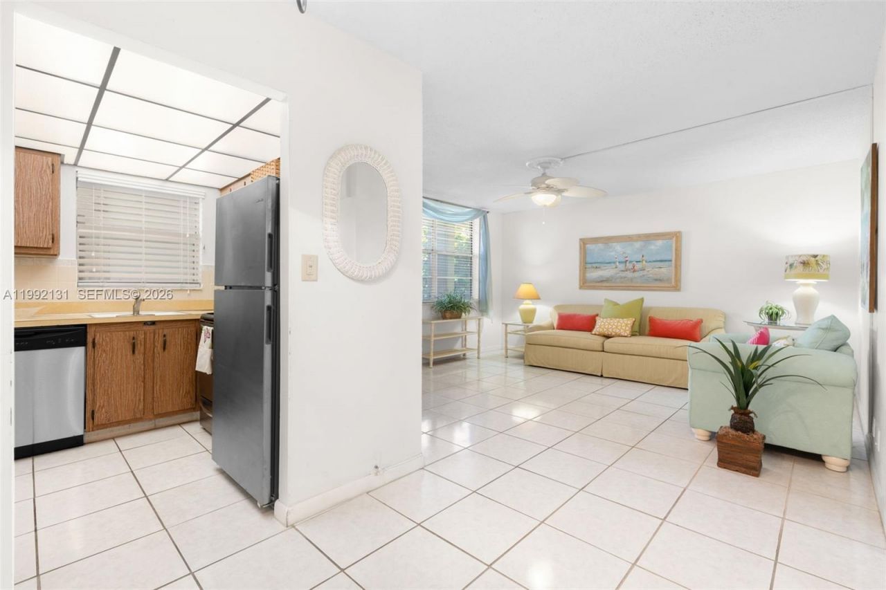 2400 NE 10th St , Unit 210, Pompano Beach, FL 33062 Photo