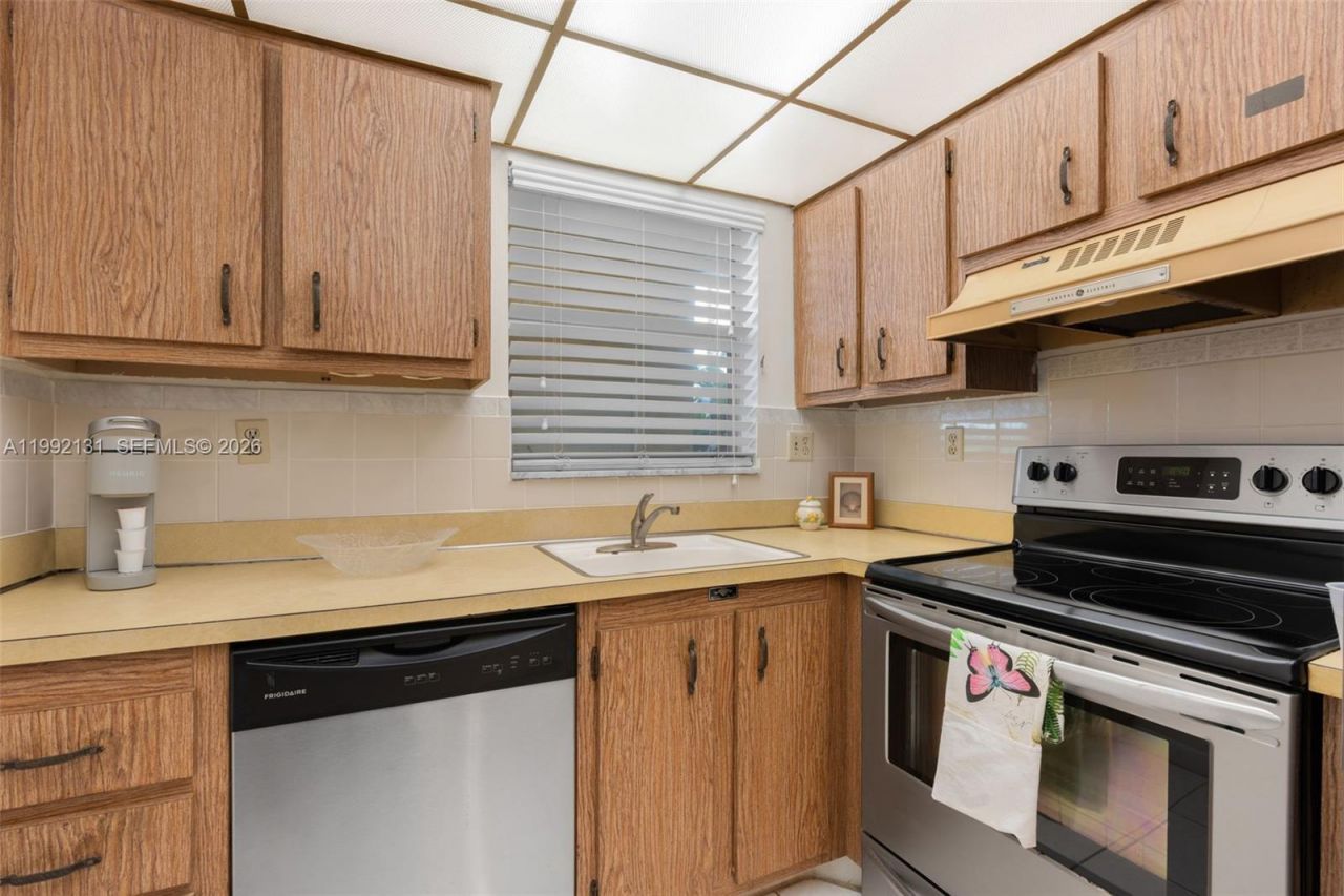 2400 NE 10th St , Unit 210, Pompano Beach, FL 33062 Photo