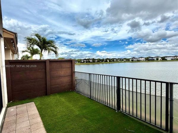 15981 NW 91 CT , Miami Lakes, FL 33018