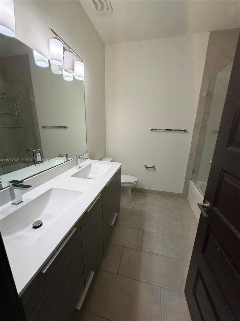 15981 NW 91 Ct , Miami Lakes, FL 33018 Photo