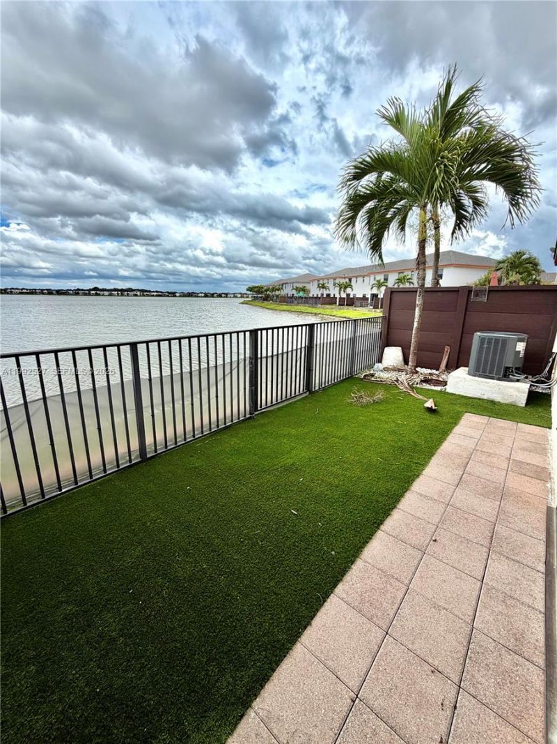 15981 NW 91 Ct , Miami Lakes, FL 33018 Photo