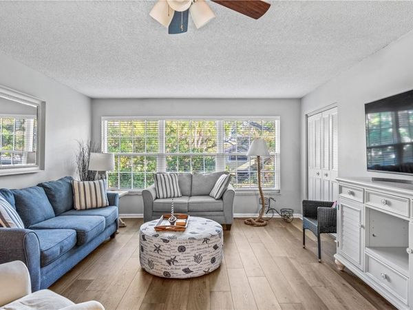 900 Jasmine Lane, Unit 6B, Vero Beach, FL 32963